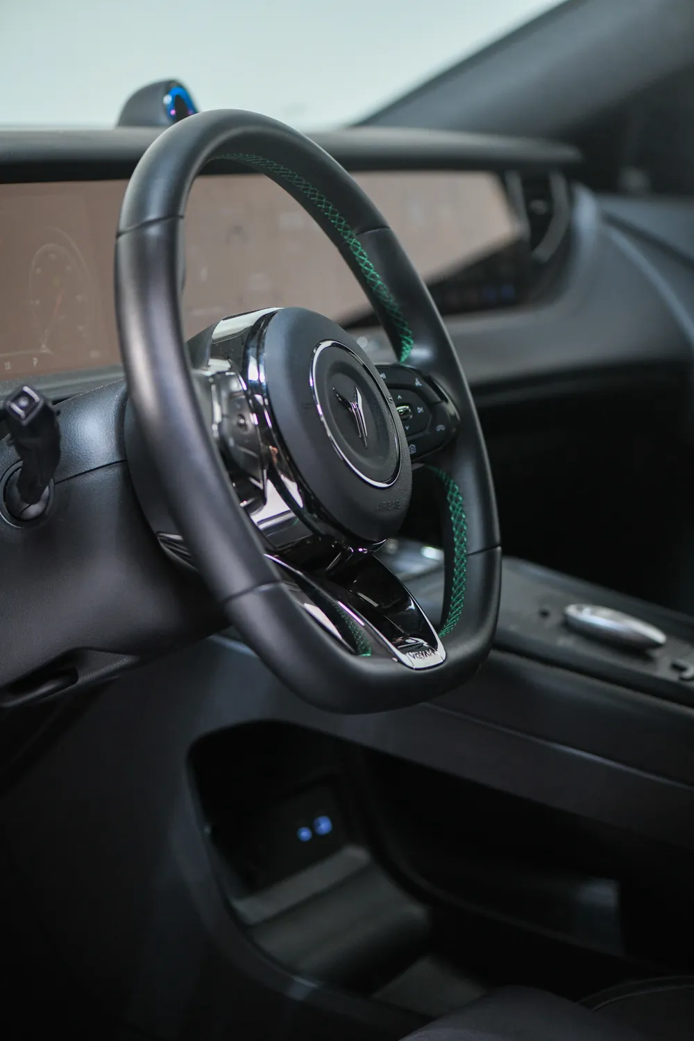 Volante y pantalla interior del Voyah Free +